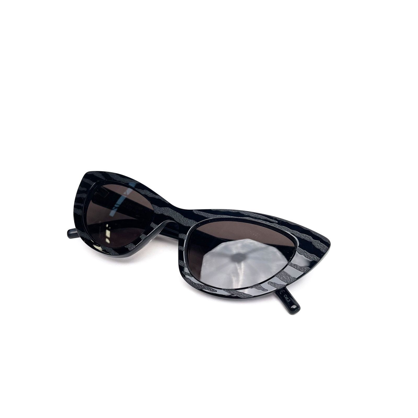 Yves Saint Laurent Black textured cat eye sunnies Size ONE SIZE - 3 Thumbnail