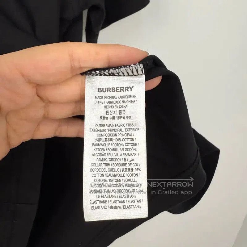 Burberry Burberry Black Cotton Lettered Short Sleeve T-Shirt. Size S / US 4 / IT 40 - 8 Thumbnail