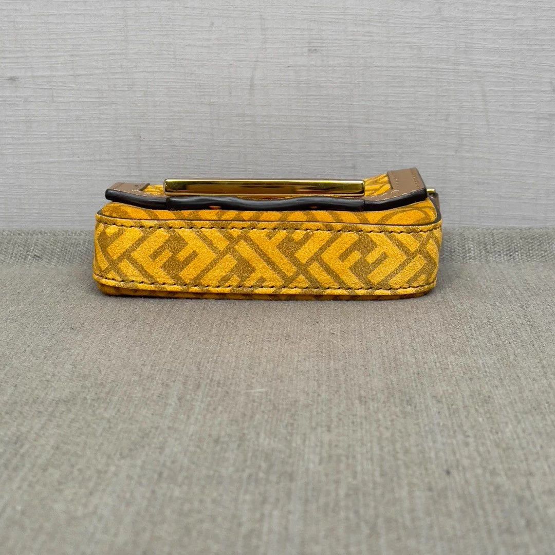 Fendi Fendi Mini Baguette Bag Charm/Earphone Case Size ONE SIZE - 5 Thumbnail
