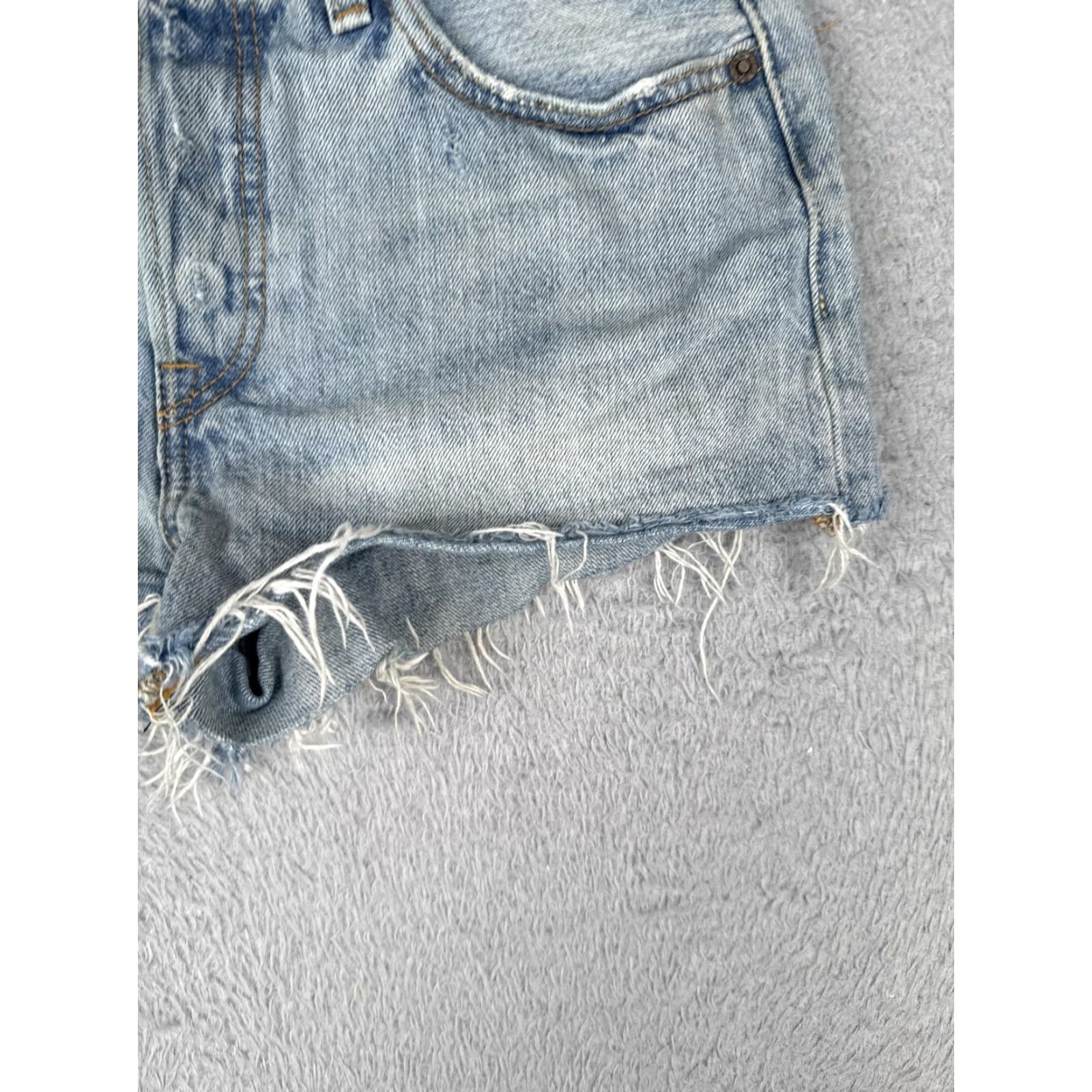 Levi's Levi's Premium 501 Short Women 26 Light Wash Button Fly Distressed Raw Hem Big E Size 26" / US 2 / IT 38 - 2 Thumbnail