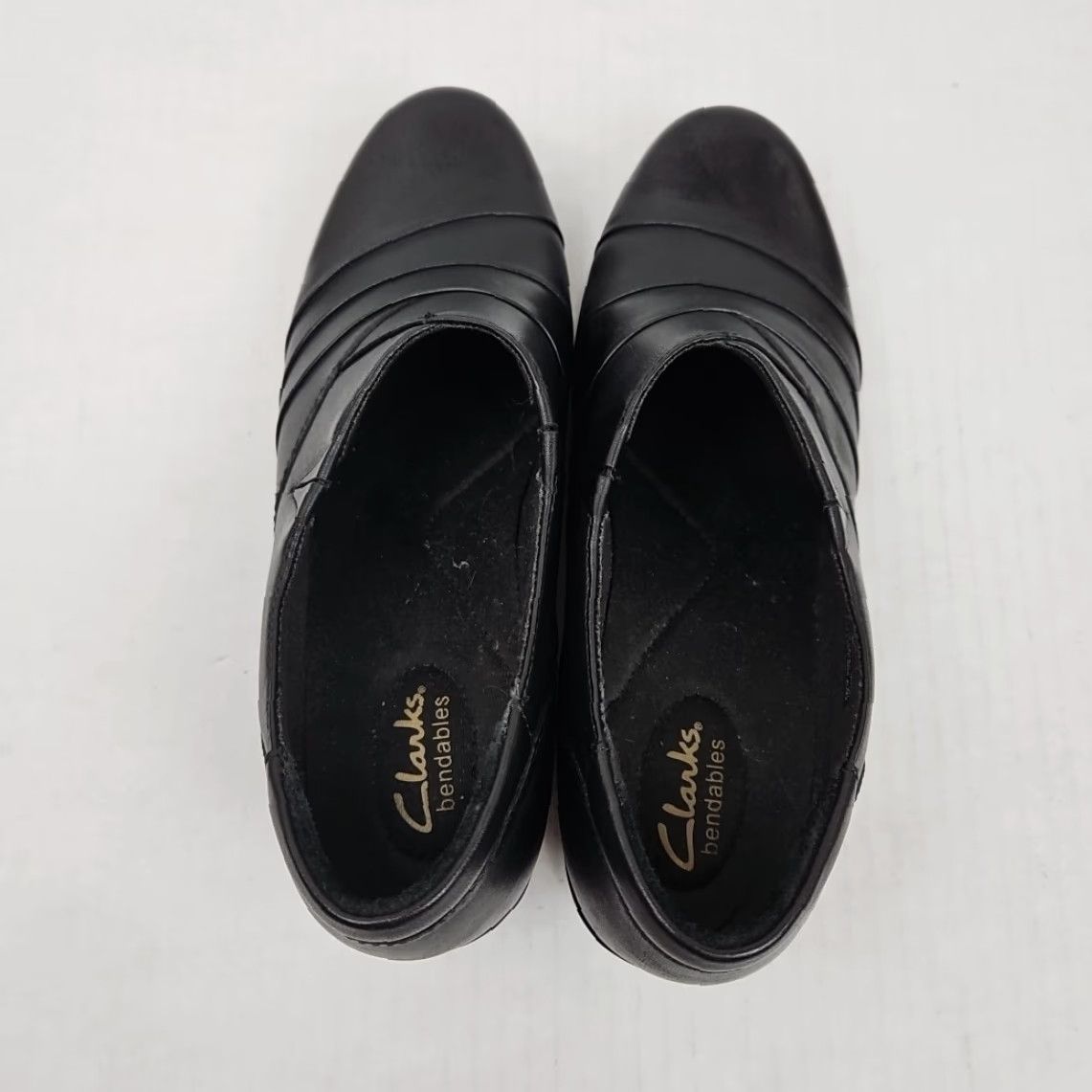 Clarks Clarks Bendables Booties Ingalls Loch Black Leather Pleated Women’s 9.5M Boots Size US 10 / IT 40 - 6 Thumbnail