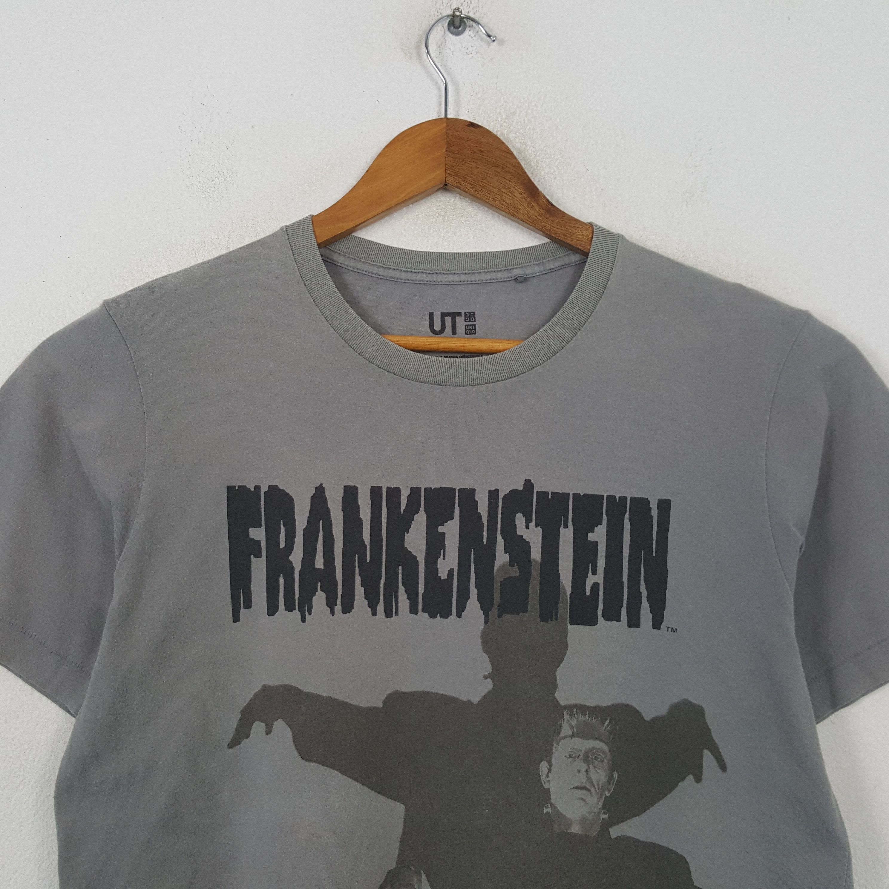 Uniqlo Vintage Frankenstein Japanese Fashion Brand T-shirt RR11 Size US M / EU 48-50 / 2 - 2 Thumbnail