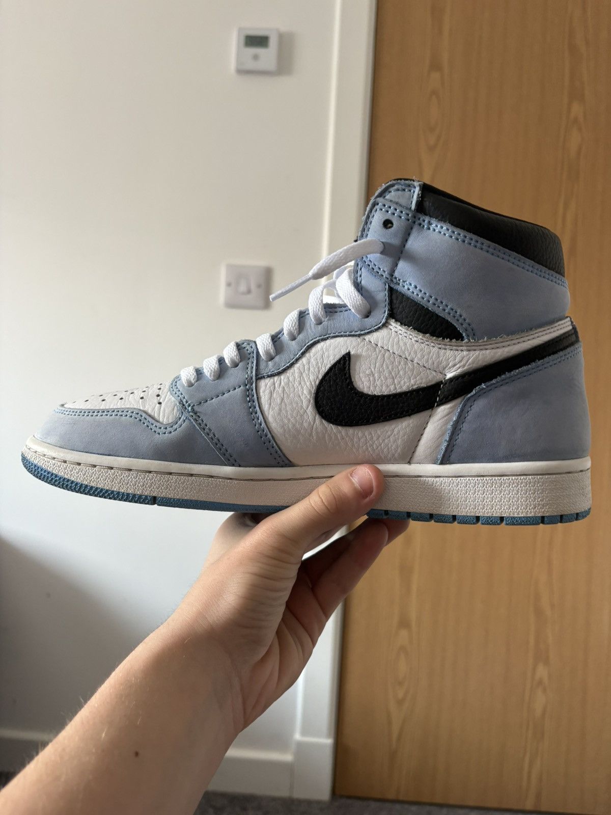 Jordan Brand × Nike Jordan 1 High Retro OG ‘University Blue’ Size US 10 / EU 43 - 3 Thumbnail