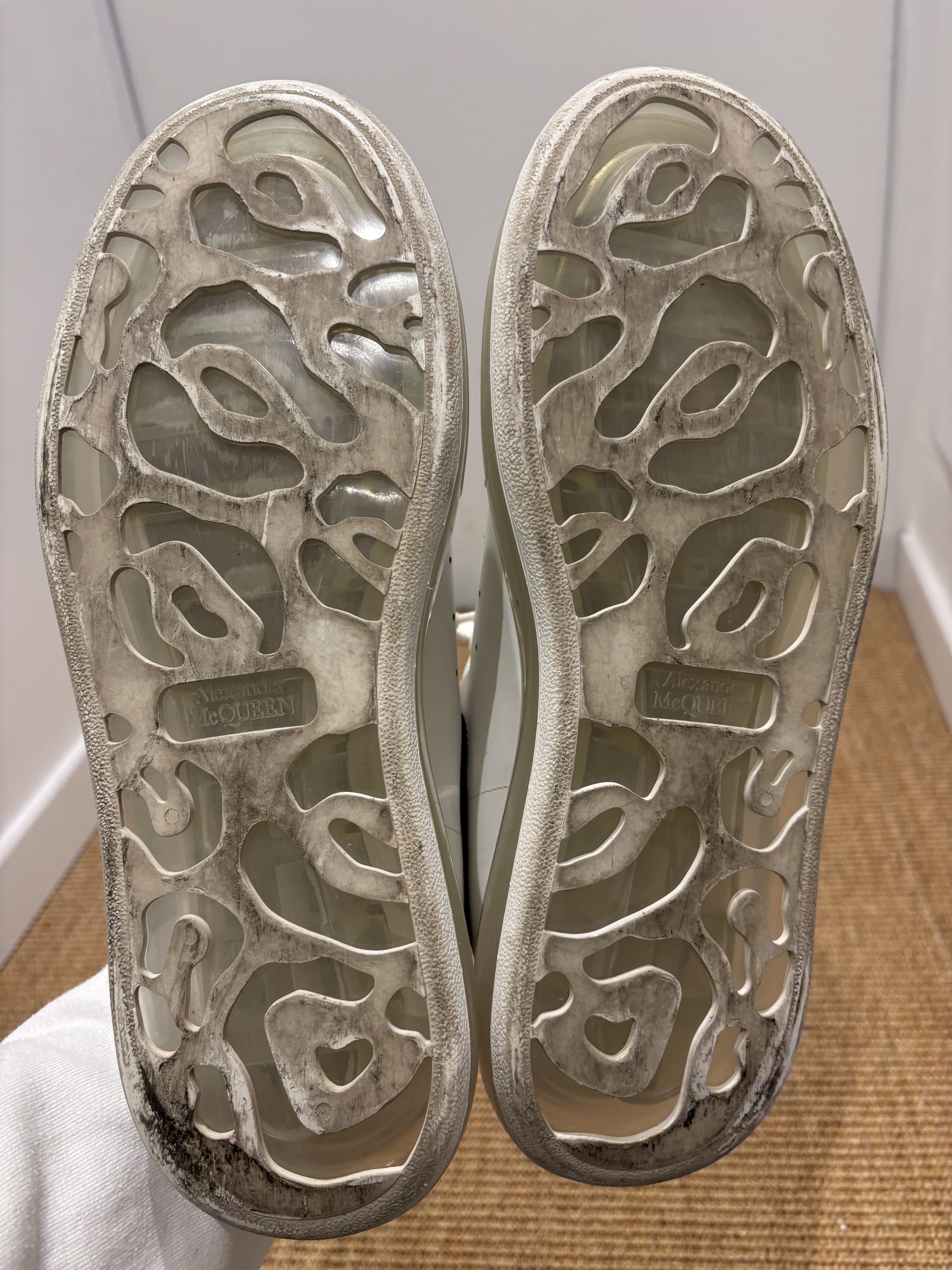 Alexander McQueen Basket de luxe Alexander McQueen oversize blanc et bleu Size US 10.5 / EU 43-44 - 18 Thumbnail