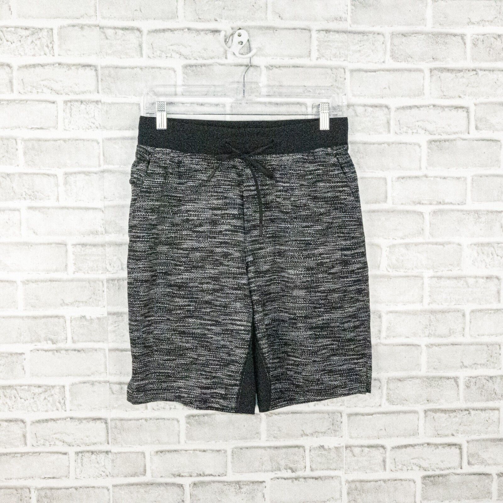 Lululemon Lululemon T.H.E. Short 9" in All Court Textured white black Size US 28 / EU 44 - 1 Thumbnail