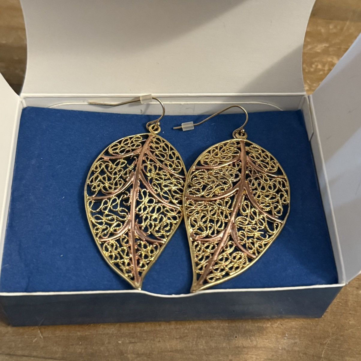 Vintage Vintage Avon gold & rose gold filigree leaf dangle earrings Size ONE SIZE - 4 Thumbnail