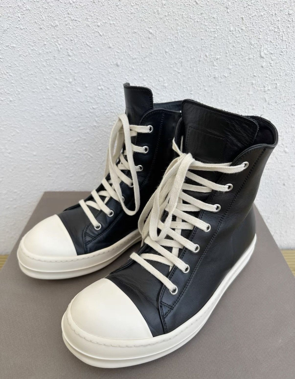Rick Owens Rick Owens Mainline High-Top Black & White Patent Leather Size US 7 / EU 40 - 2 Thumbnail