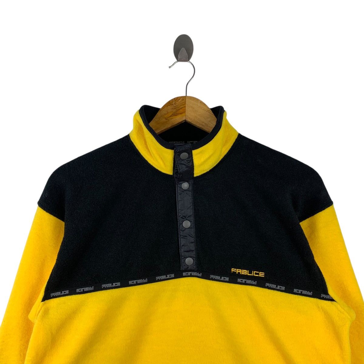 Vintage FABLICE Outdoor Sportswear Small Logo Fleece Half Button Size US L / EU 52-54 / 3 - 3 Thumbnail