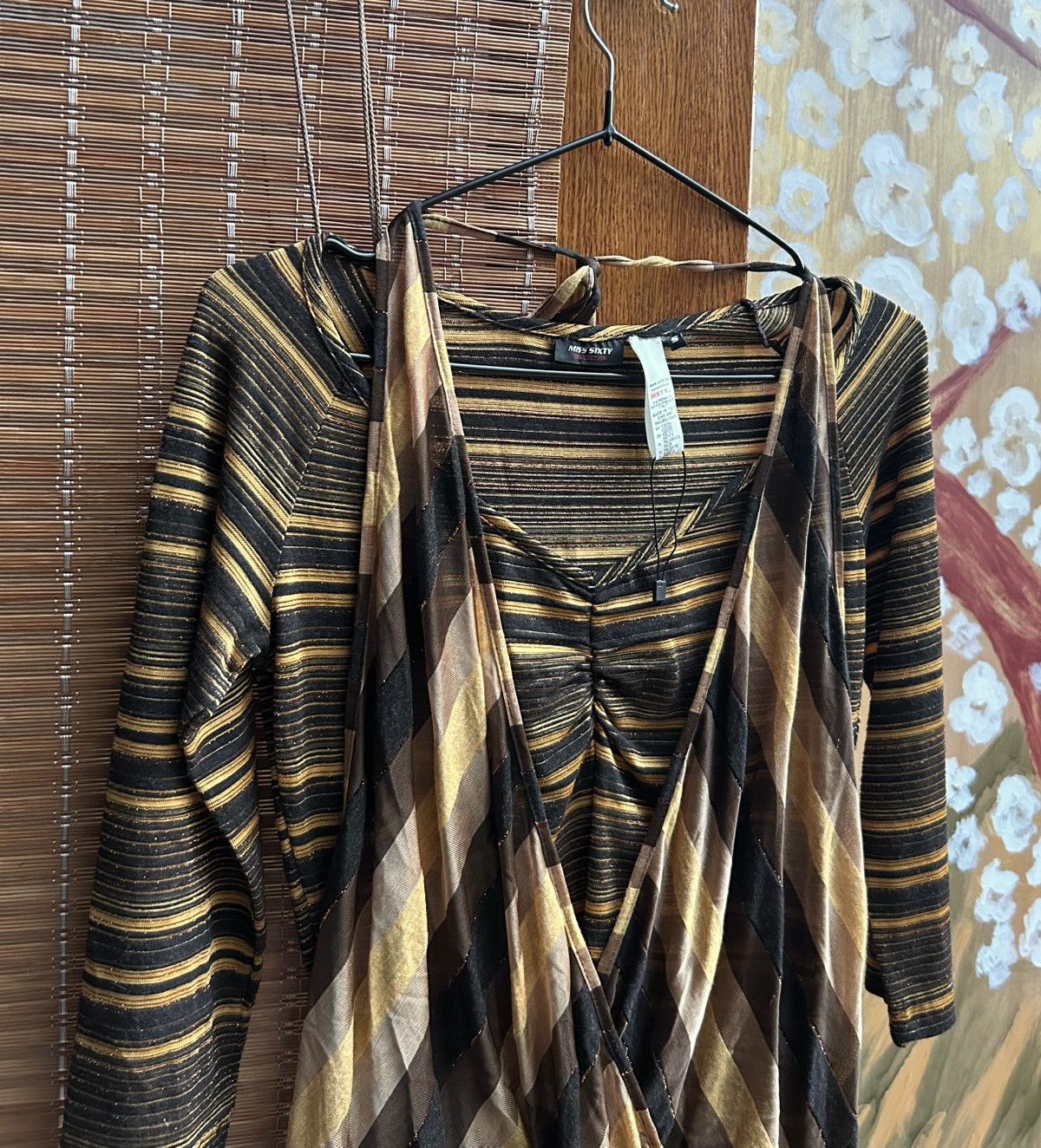 Miss Sixty × Vintage Vintage Y2K Miss Sixty Gold Striped Half Sleeve Top Size S Size S / US 4 / IT 40 - 3 Thumbnail