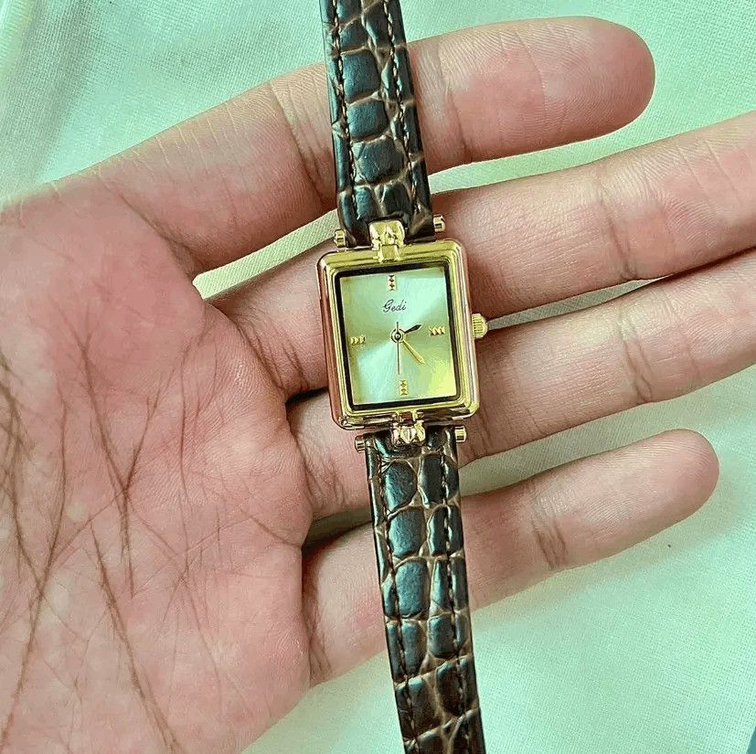 Jewelry 2000s vintage style square brown leather luxury watch Size ONE SIZE - 4 Thumbnail