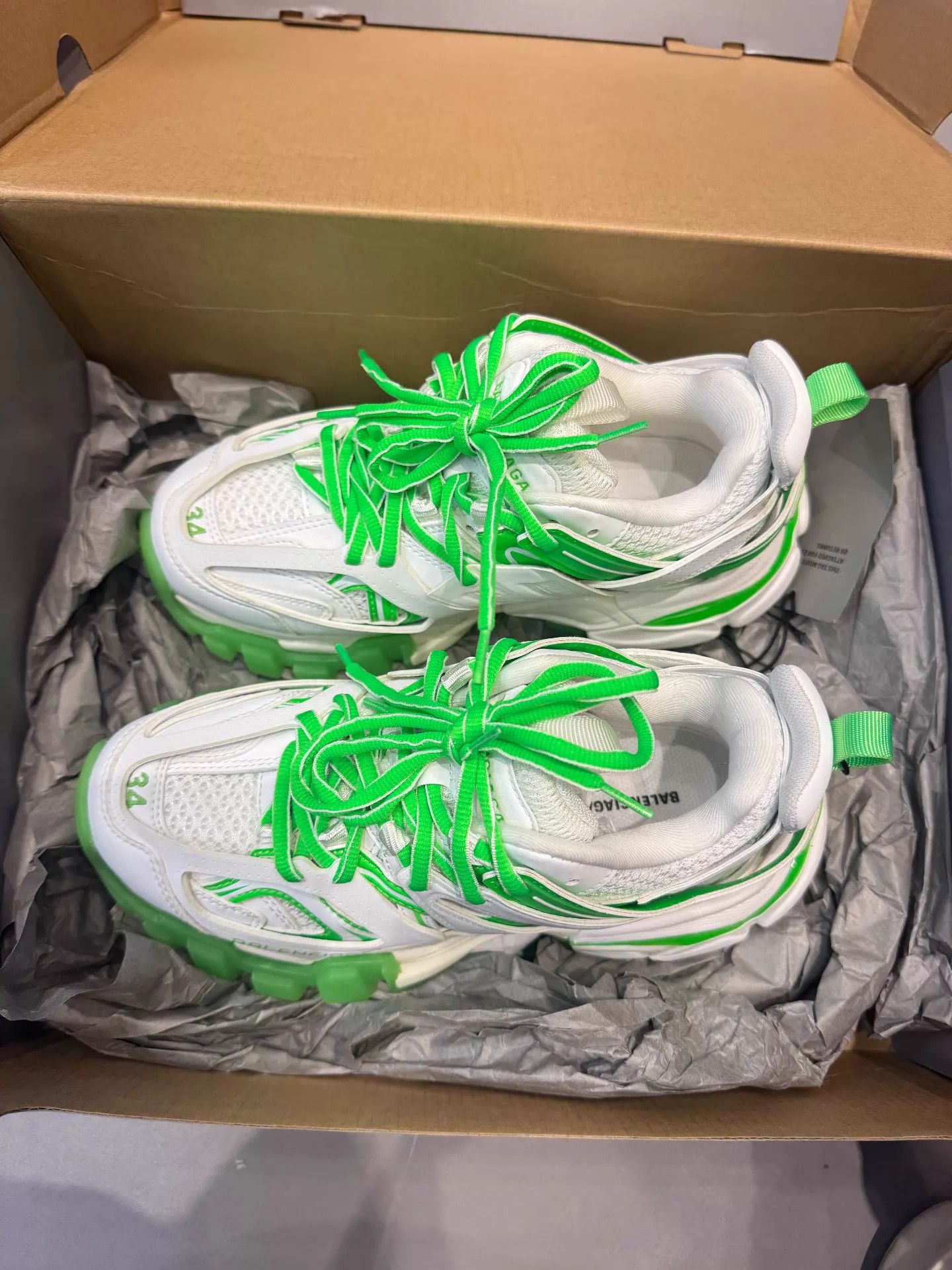 Balenciaga Balenciaga Track 3.0 White Green 34 NIB Size US 4 / IT 34 - 2 Thumbnail