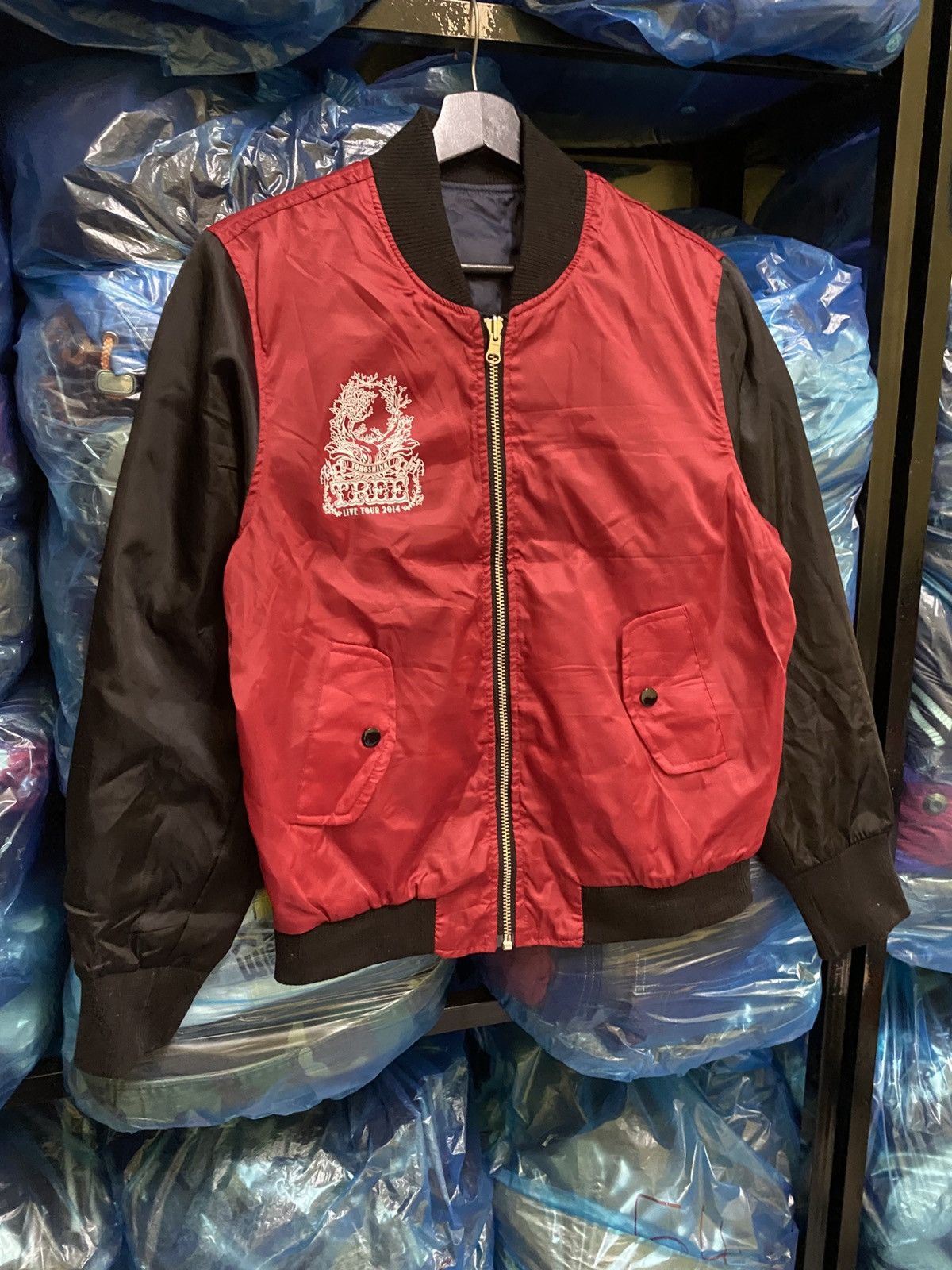 Band Tees TOHOSHINKI REVERSIBLE BOMBER JACKET Size US S / EU 44-46 / 1 - 3 Thumbnail