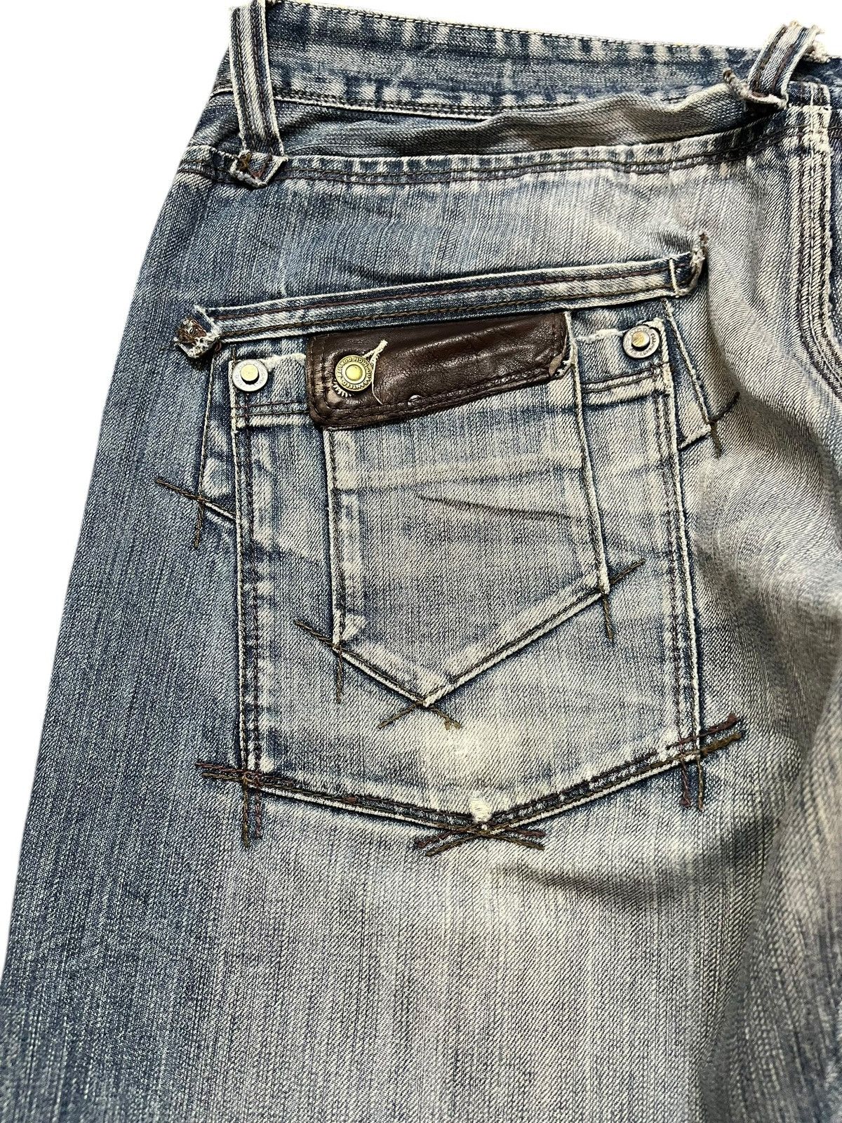 Japanese Brand Vintage Rattle Trap Faded Whiskers Distressed Denim Size US 34 / EU 50 - 10 Thumbnail