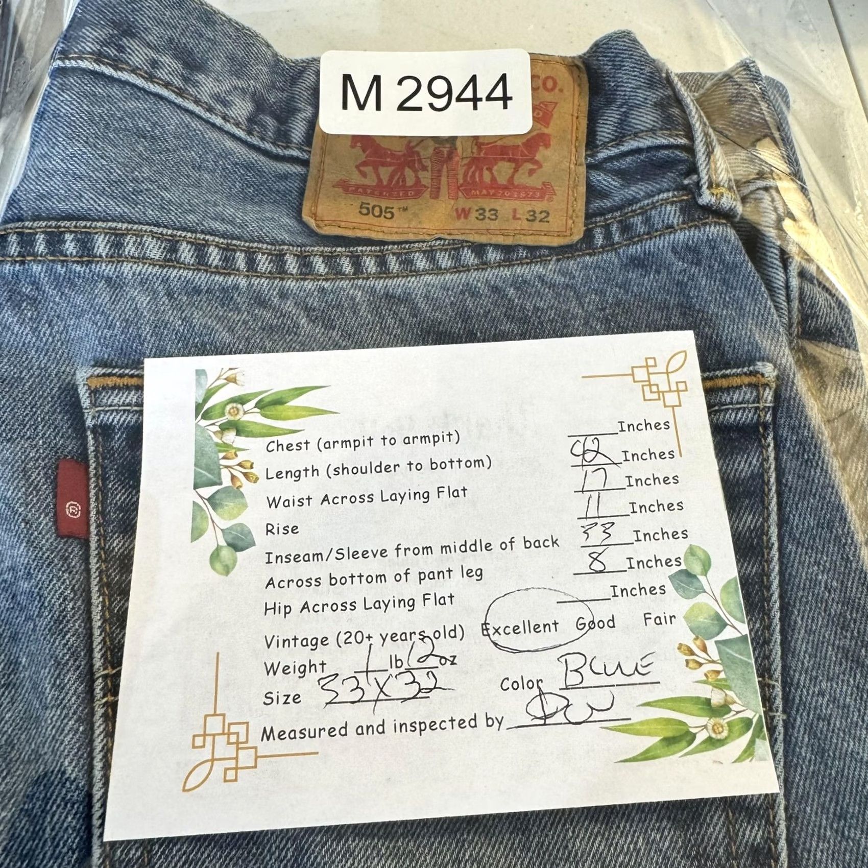 Levi's VINTAGE Levi’s 505 Jeans Mens 33x32 Blue Regular Fit Straight Leg Denim Zip Fly Jeans Men 33x32 Blue Regular Straight (505) Size US 33 - 3 Thumbnail