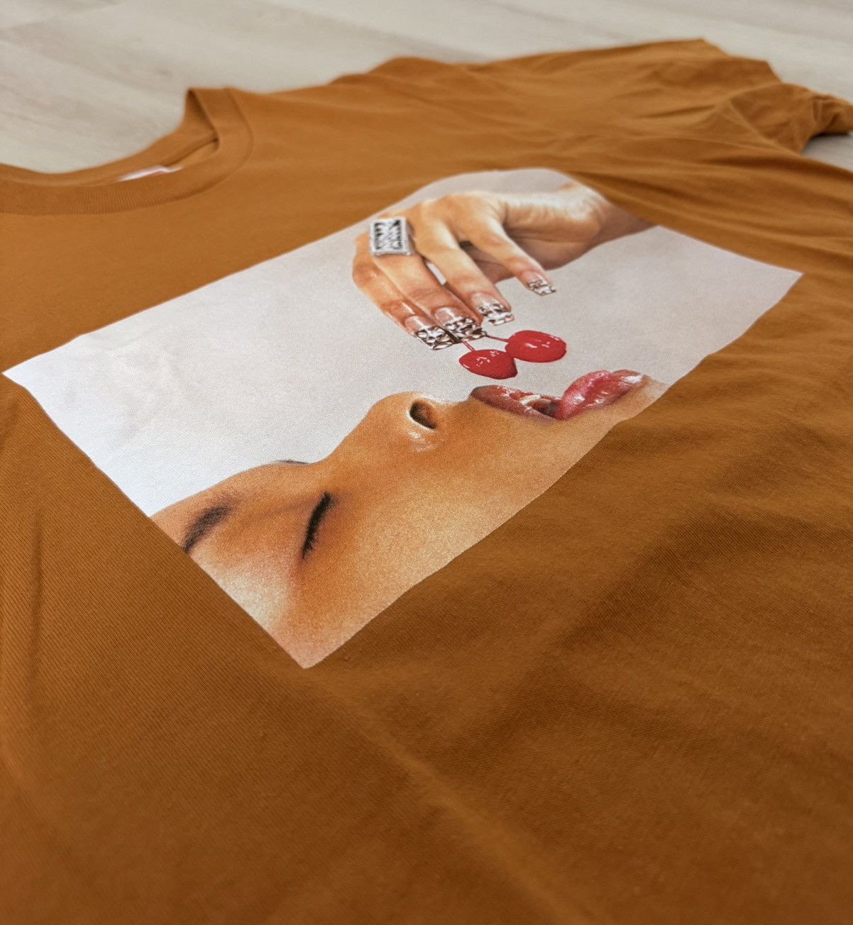Supreme Supreme SS20 Cherries Tee Burnt Orange Size US L / EU 52-54 / 3 - 3 Thumbnail