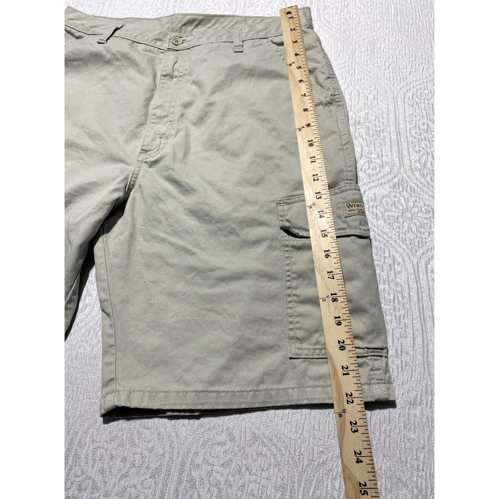 Wrangler Wrangler Shorts Mens 34 Beige Relaxed Fit Cargo Canvas Pockets Cotton Casual Size US 34 / EU 50 - 6 Thumbnail