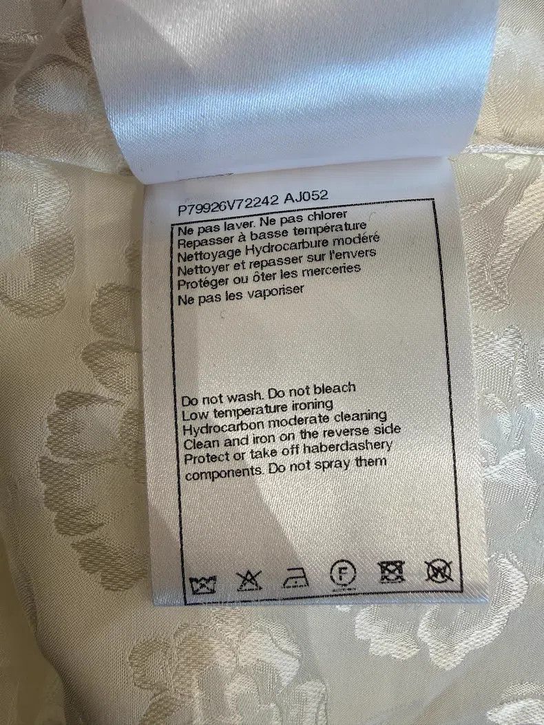 Chanel Chanel Three-dimensional camelia sleeveless shirt Size XS / US 0-2 / IT 36-38 - 5 Thumbnail