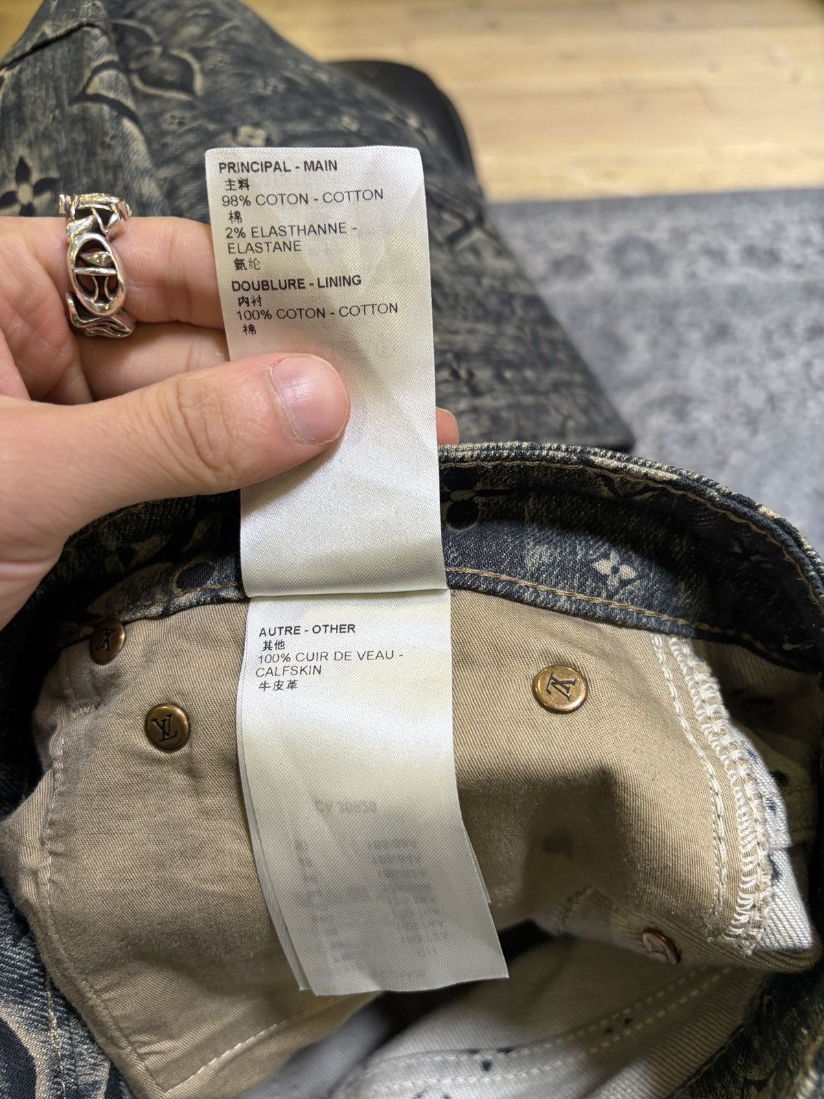 Louis Vuitton LOUIS VUITTON MONOGRAM CARPENTER Size US 32 / EU 48 - 4 Thumbnail