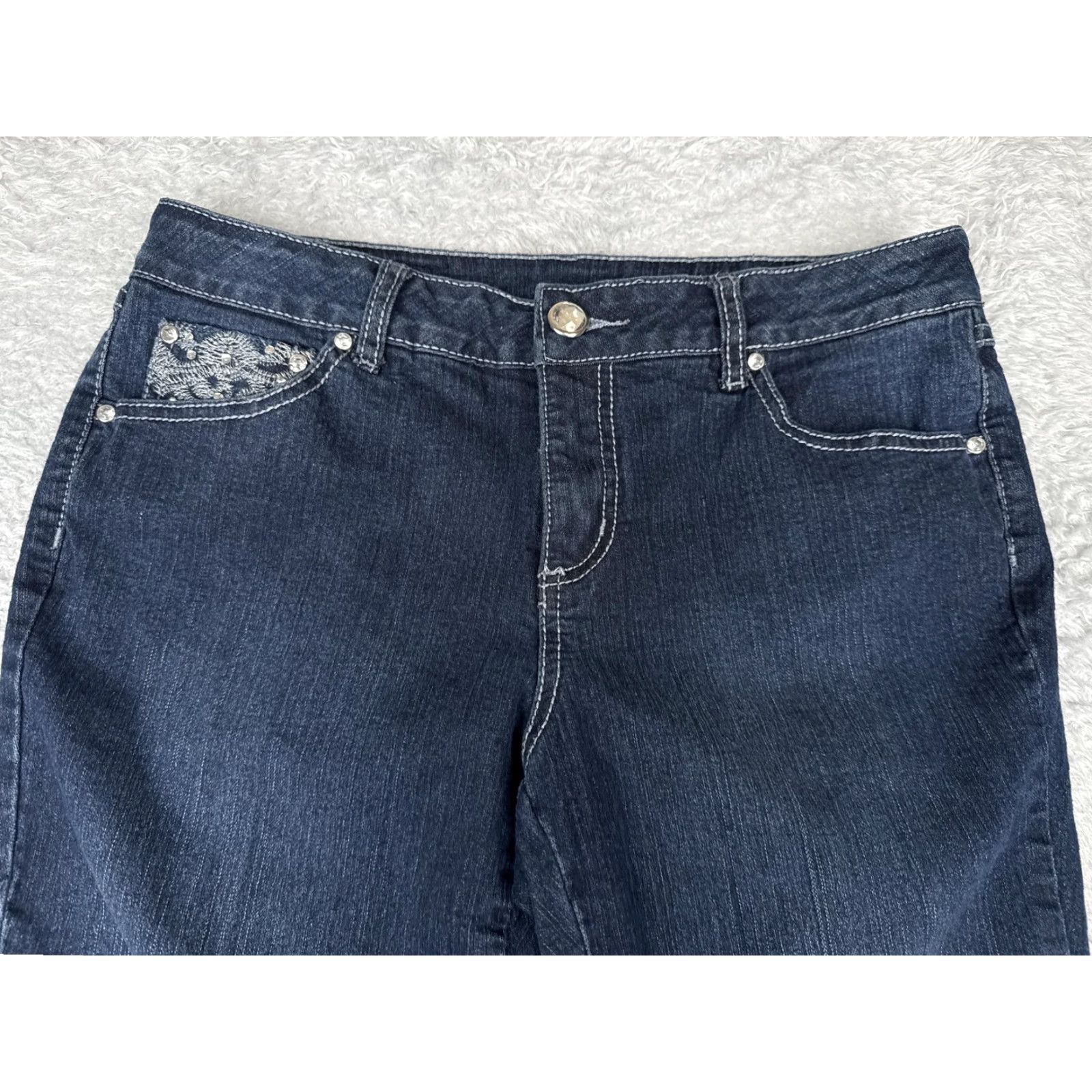 Vintage Passports Jeans Womens 8 Blue Straight Leg Mid Rise Embroidered Rhinestone Denim Size 30" / US 8 / IT 44 - 4 Thumbnail