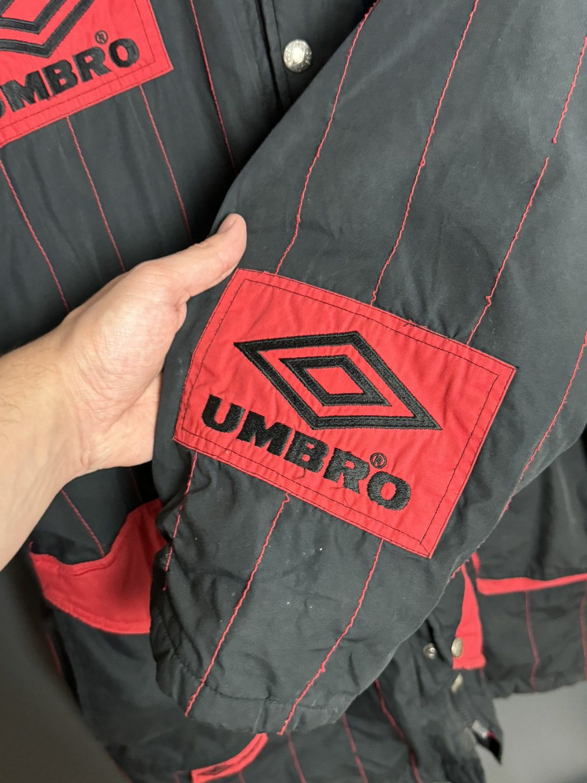 Umbro Vintage Manchester United Sharp Training Football Jacket Size US L / EU 52-54 / 3 - 6 Thumbnail