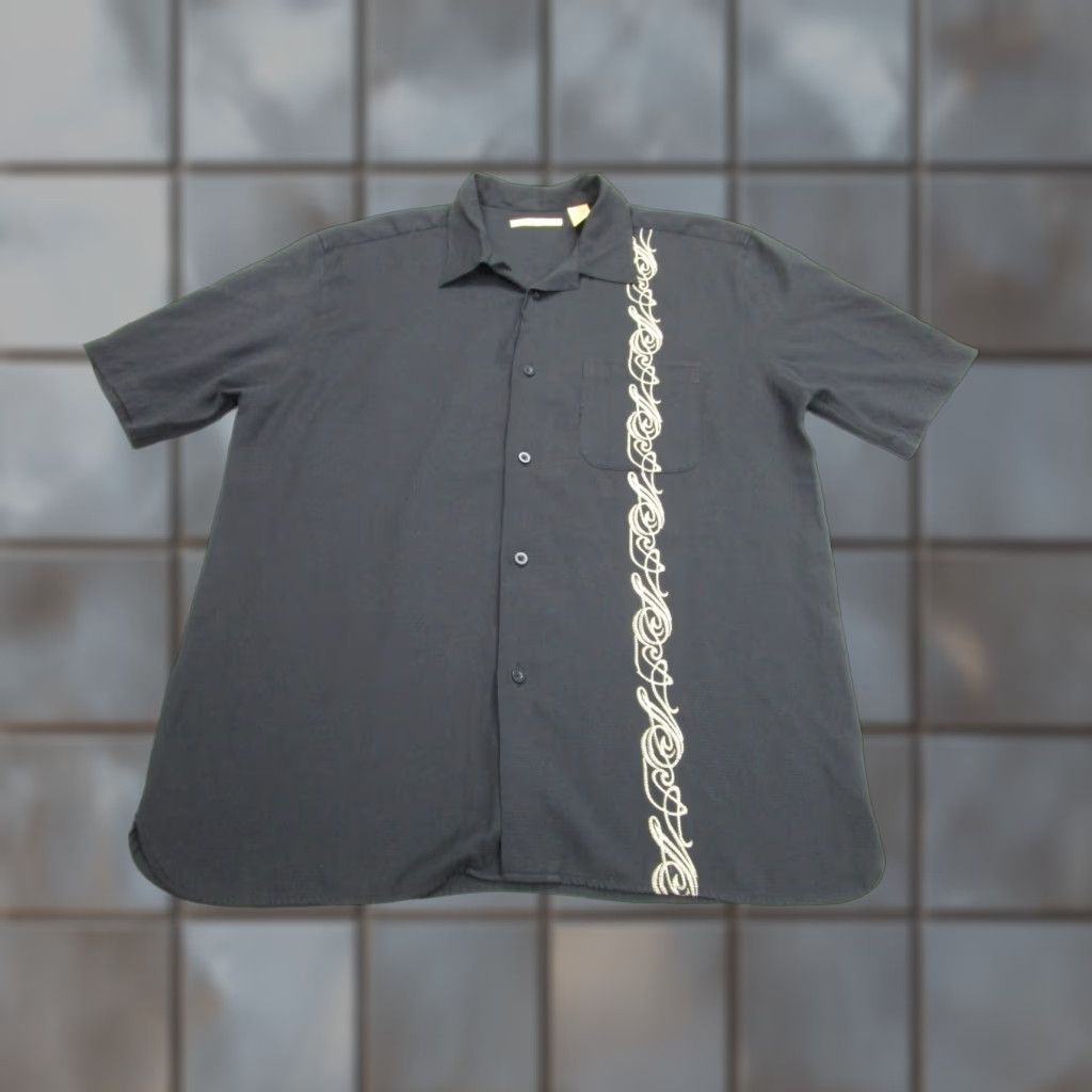Vintage VINTAGE Havanera Shirt Mens L Black Rayon Button-Up Short Sleeve Collared Hawaiian Tropical Embroidered Size US L / EU 52-54 / 3 - 1 Thumbnail