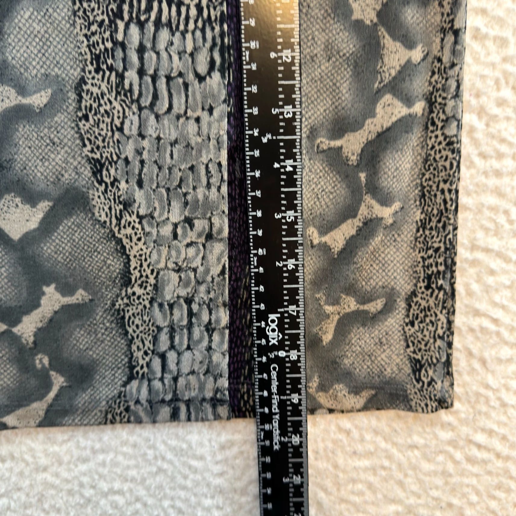 Vintage VINTAGE 90s Y2K Skirt Medium Grey Snakeskin Slinky Stretch Office Corpcore Es Se Womens Size 32" / US 10 / IT 46 - 7 Thumbnail