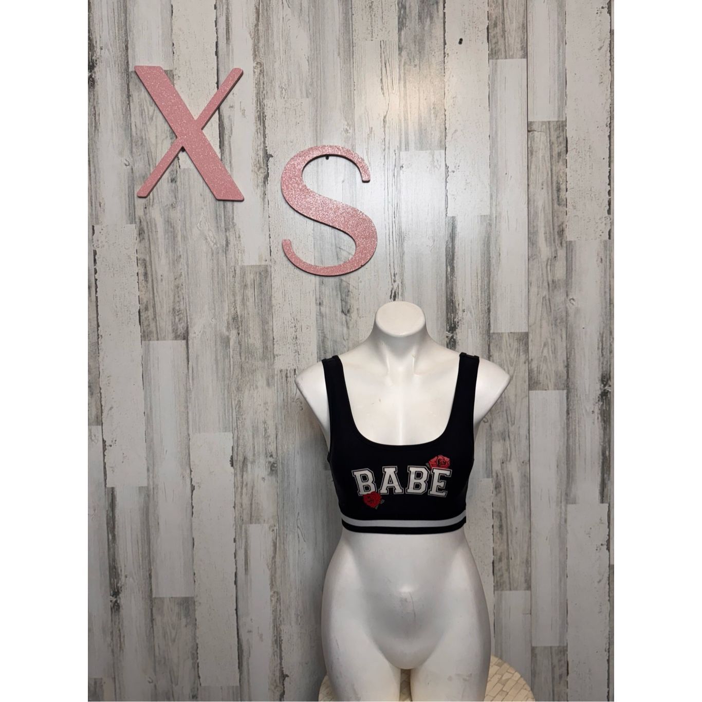 Other No Boundaries XS Black Babe Crop Tank Top Rose Graphic Size XS / US 0-2 / IT 36-38 - 1 Thumbnail