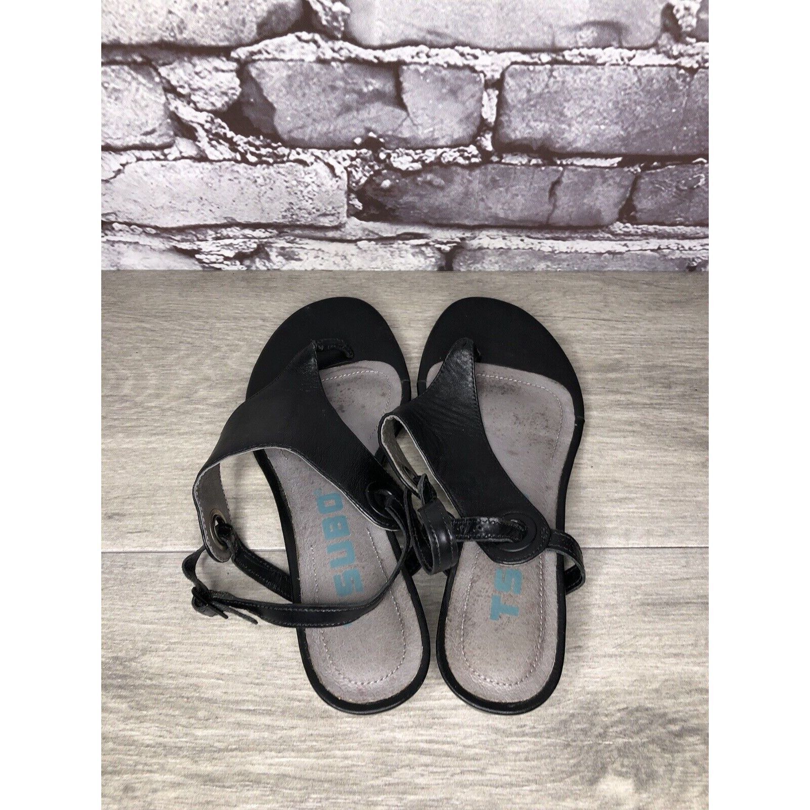 TSUBO TSUBO Black Leather Ankle Strap Wedge Thong Sandals Women’s Size US 6.5 / IT 36.5 - 5 Thumbnail