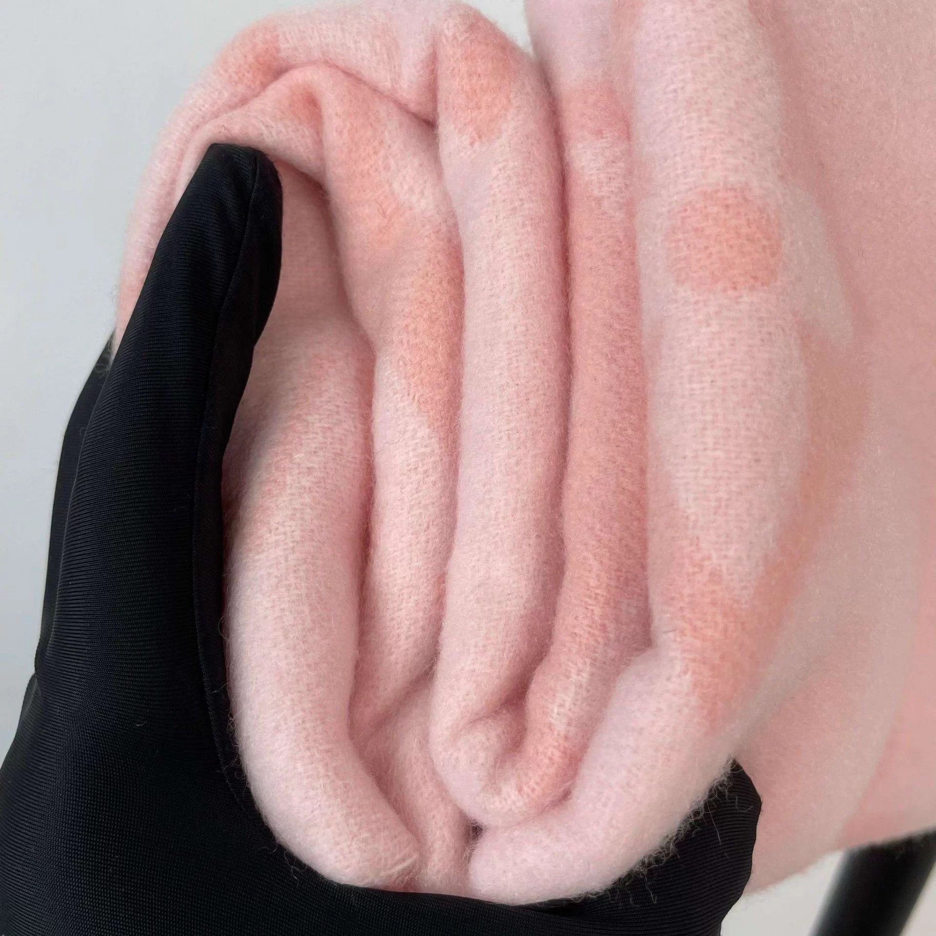 Louis Vuitton LV Pink 100% Cashmere Reversible Scarf Italian New Size ONE SIZE - 7 Thumbnail