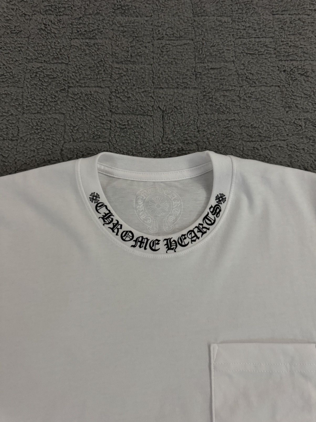 Chrome Hearts Chrome Hearts Neck Logo Pocket T-Shirt “White” 🏳️ Size US S / EU 44-46 / 1 - 3 Thumbnail