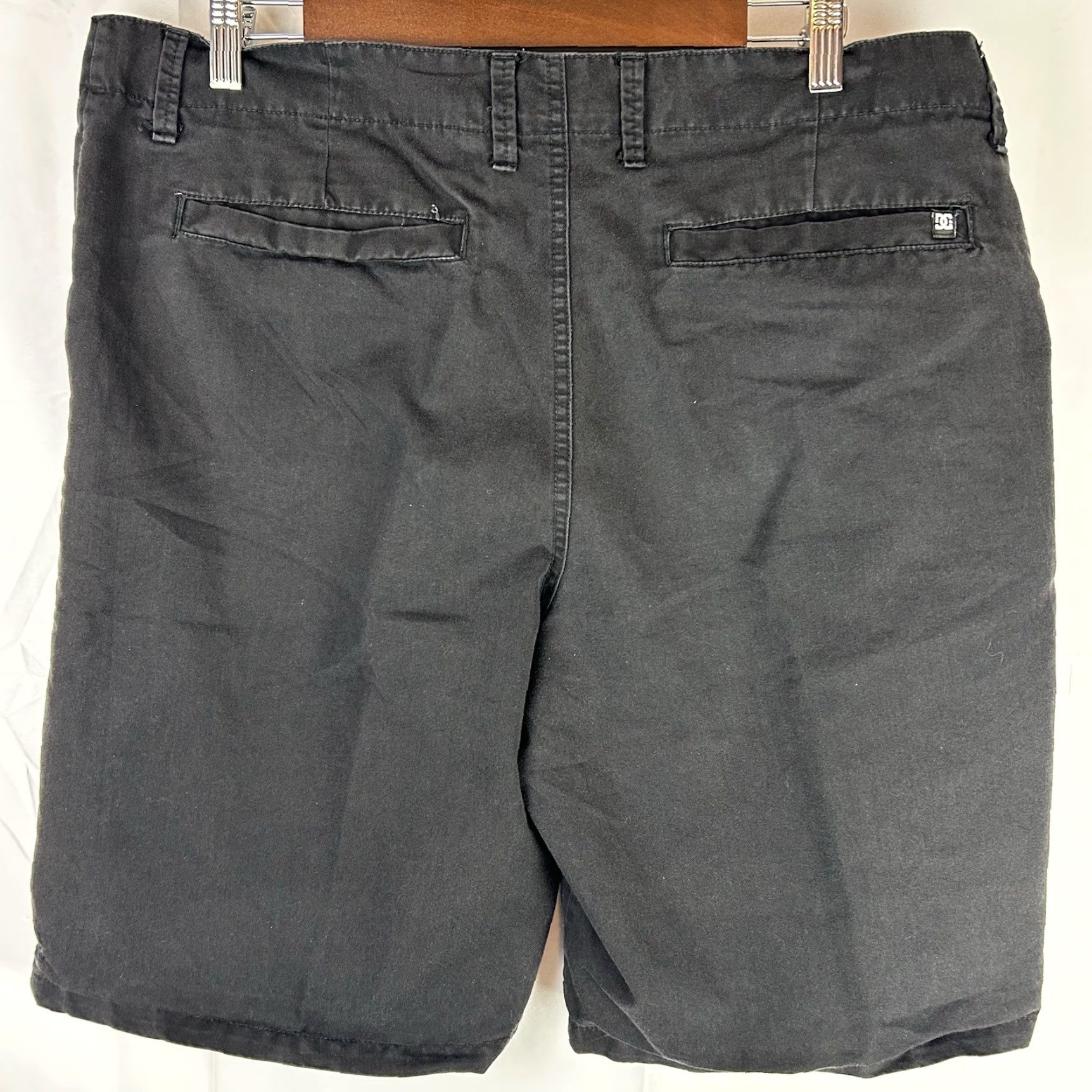 Vintage DC Skate Shorts Mens Size 38 Black Chino 38x10.5" Skateboarding DC Shoe Co Size US 38 / EU 54 - 4 Thumbnail