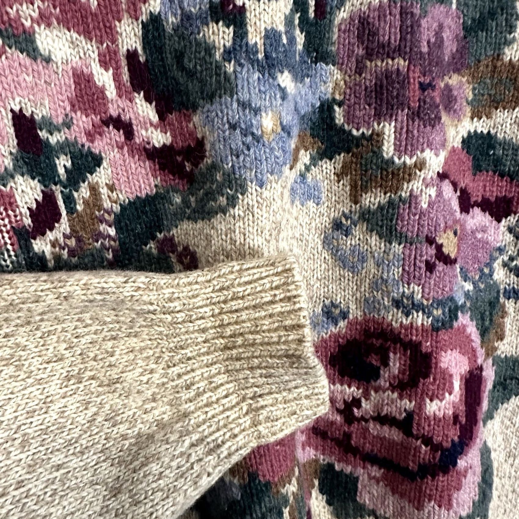 Eddie Bauer VINTAGE Eddie Bauer Women's Sweater Knit Floral Wool Blend Green 1990s 90s Pullover Regular M Green Womens Medium Size M / US 6-8 / IT 42-44 - 3 Thumbnail