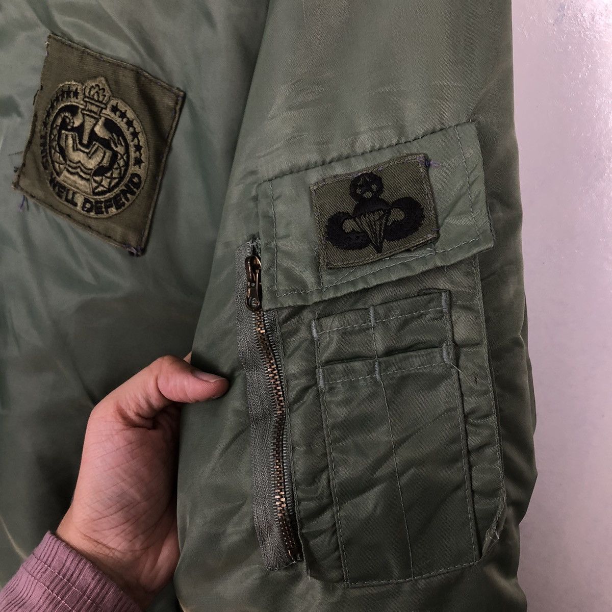 Vintage VINTAGE BOMBER JACKET DEFEND MILITARY RIOT RIOT DESIGN Size US M / EU 48-50 / 2 - 13 Thumbnail