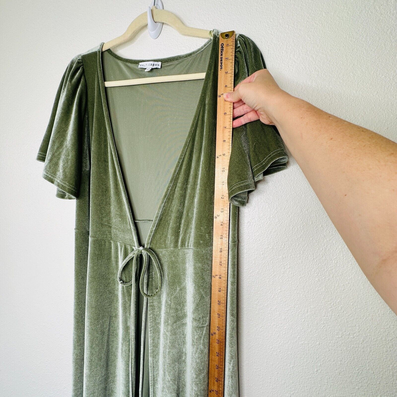 Other Baltic Born Sage Green Velour Flutter Sleeve Maxi Wrap Dress Size XS / US 0-2 / IT 36-38 - 15 Thumbnail