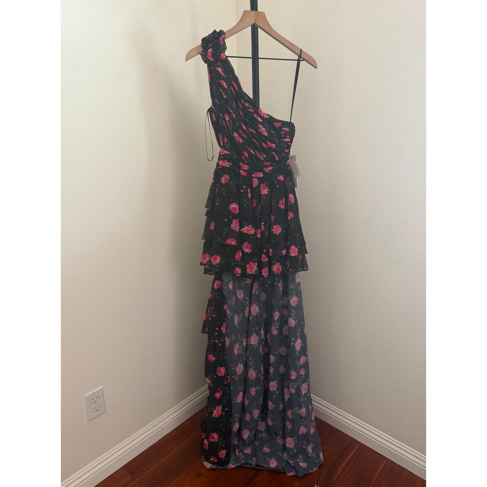 Mac Duggal Mac Duggal One shouldered ruffled rose print layered dress Size XS / US 0-2 / IT 36-38 - 5 Thumbnail
