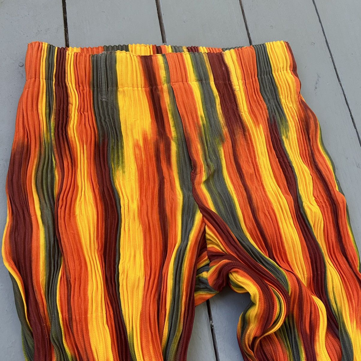 Issey Miyake Bleeding Stripe Pleated Short Size US 28 / EU 44 - 2 Thumbnail