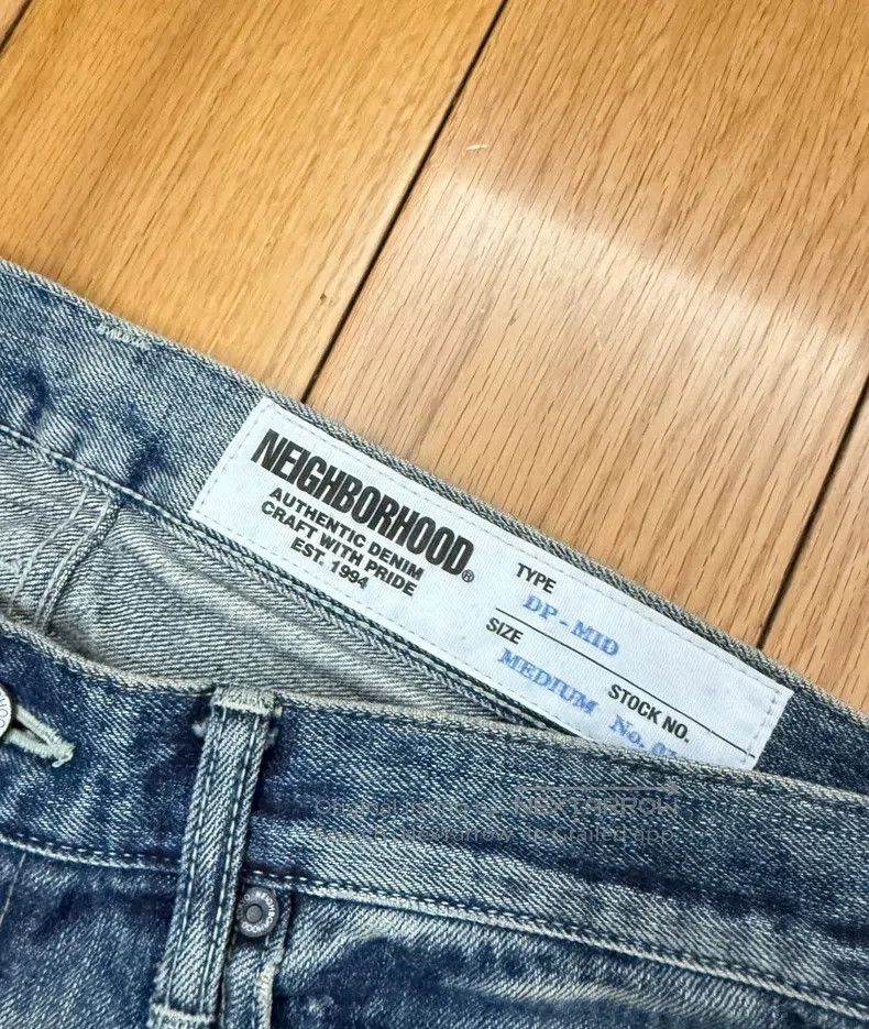 Neighborhood Neighborhood size M Cut Patch Bull King Denim Jeans Size US 27 - 4 Thumbnail
