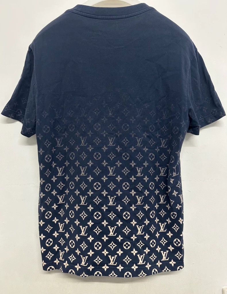 Louis Vuitton Louis Vuitton Round neck gradient full print short sleeve Size US S / EU 44-46 / 1 - 2 Thumbnail