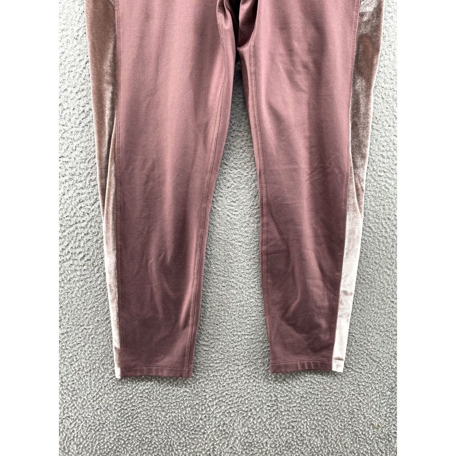 Victoria's Secret Victoria's Secret PINK Cozy Leggings Women's Size L Multicolor Athletic Ankle Pants Girls Mens Womens? Size 36" / US 14 / IT 50 - 2 Thumbnail