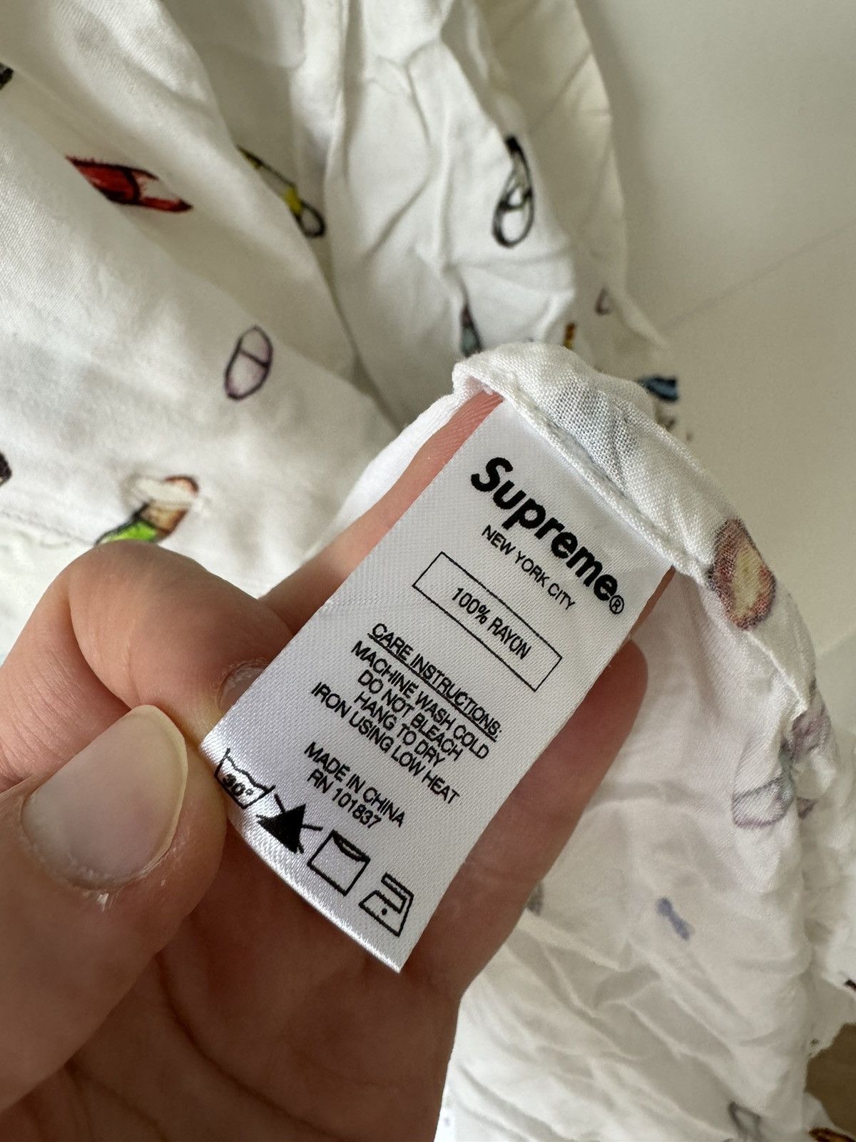 Supreme Pills Rayon Camp Collar Shirt SS17 Size US M / EU 48-50 / 2 - 6 Thumbnail