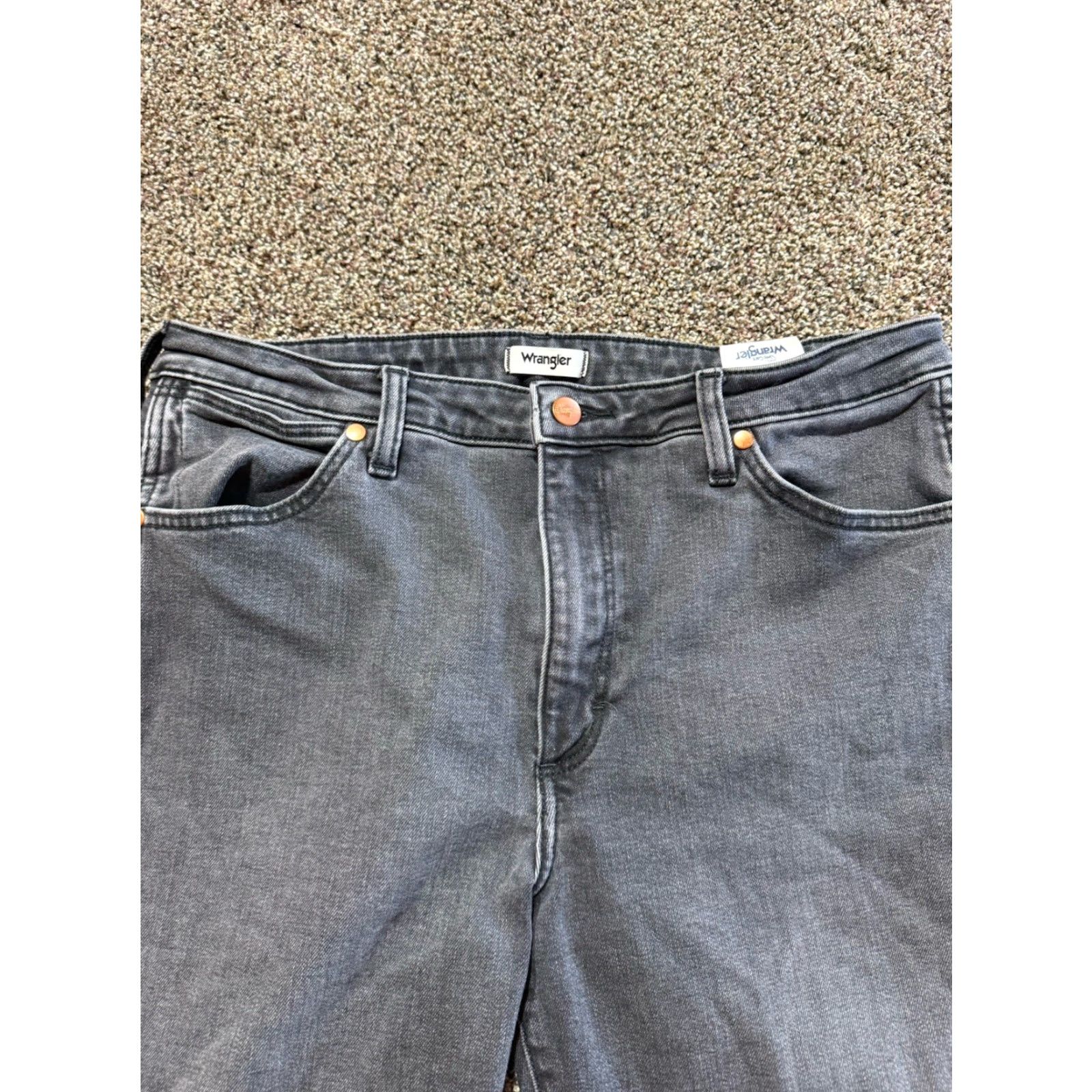 Wrangler Wrangler Jeans Men 32 Gray Denim Straight High Rise 32X27 Wrangler Wild West Jeans Men 32 Gray Denim 27 Inseam Straight Flex Size US 32 / EU 48 - 3 Thumbnail
