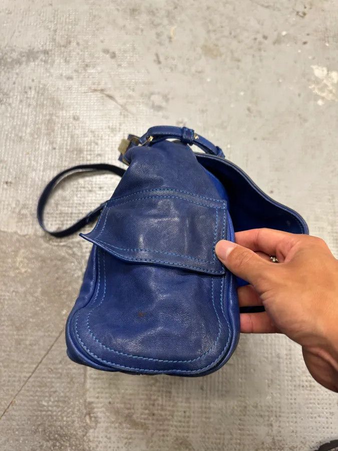 Roberto Cavalli 2000s Roberto Cavalli Blue Leather Crocodile Effect Handle Bag Size ONE SIZE - 8 Thumbnail