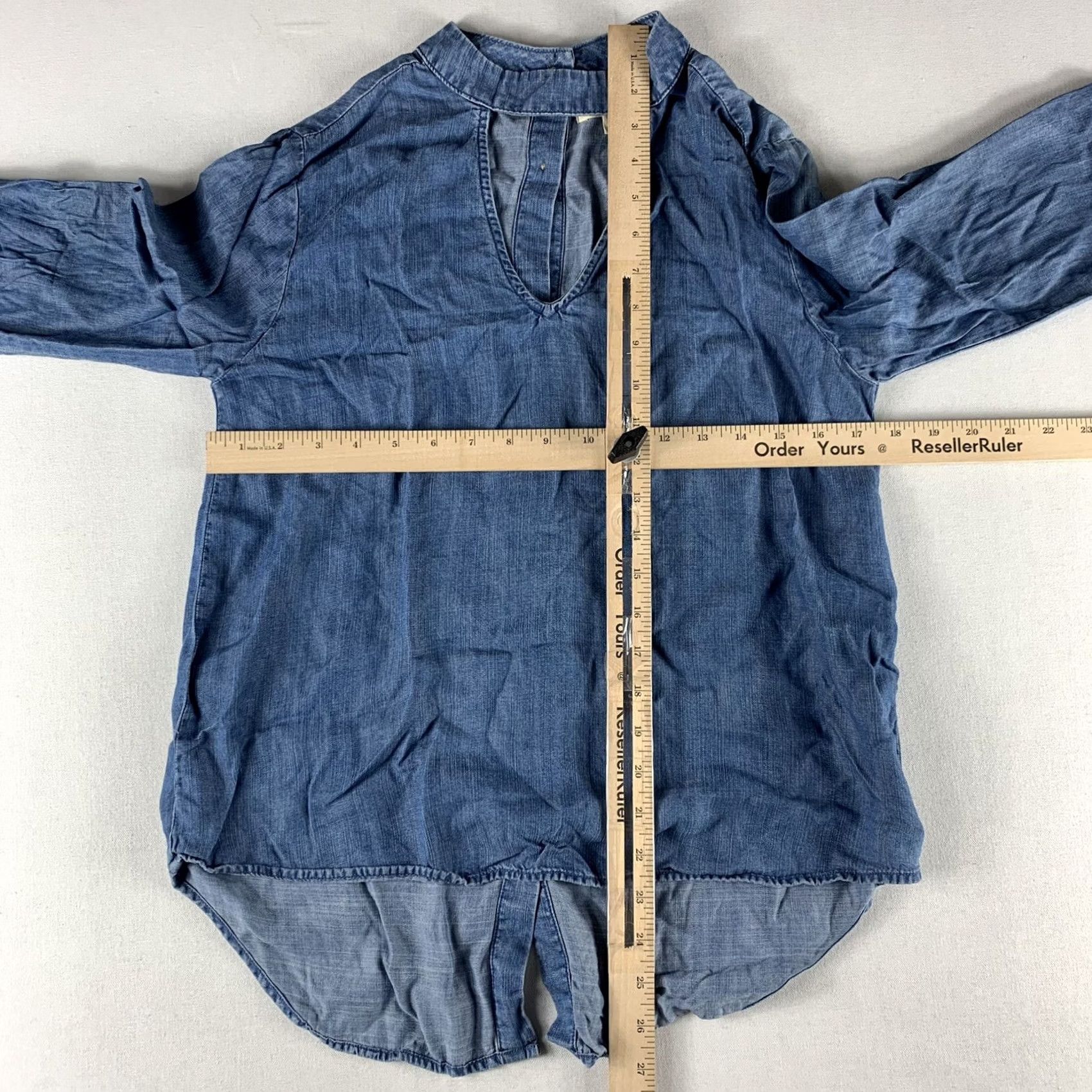 CLOT CLOTH & STONEWOMENS XS LONG SLEEVE BLUE CHAMBRAY BACK BUTTON UP SHIRT Size XS / US 0-2 / IT 36-38 - 3 Thumbnail