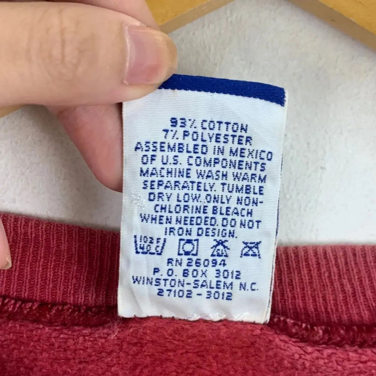 Champion Vintage 90s EASTERN COLLEGE By CHAMPION Print Red Sweatshirt Size US M / EU 48-50 / 2 - 7 Thumbnail