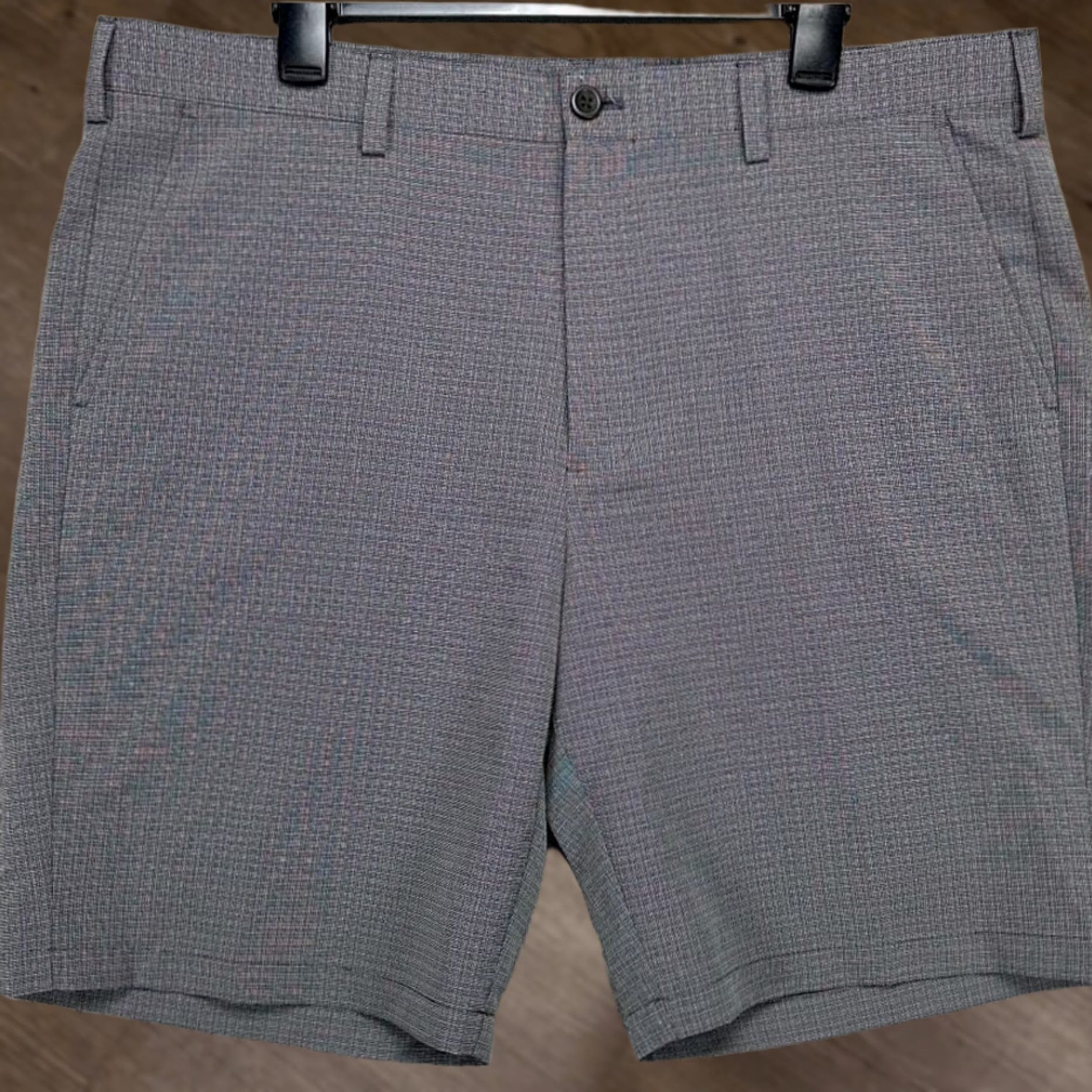 Izod IZOD Chino Golf Shorts Mens 38 Gray Pin Check Flat Front Stretch Pocket Athletic Size US 38 / EU 54 - 1 Thumbnail