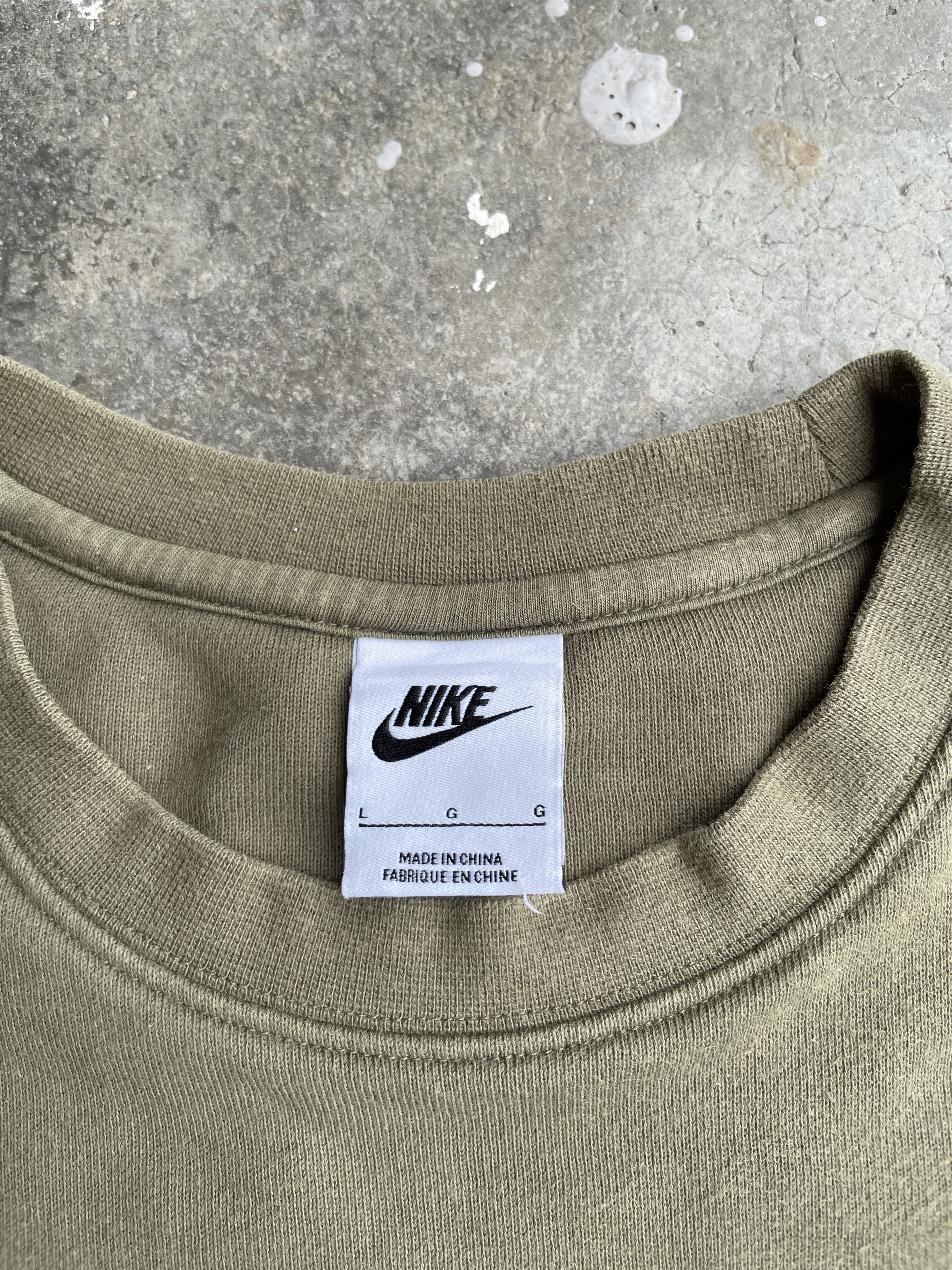 Nike Vintage Y2K Nike Terry Embroidered Logo Sweatshirt Size US L / EU 52-54 / 3 - 9 Thumbnail