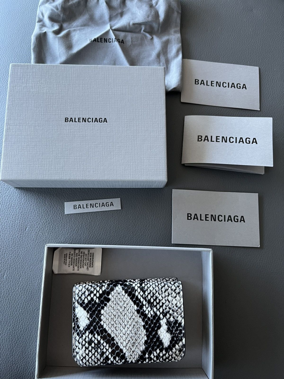 Balenciaga Balenciaga Python Print Tri-Fold Wallet Limited Edition Size ONE SIZE - 4 Thumbnail