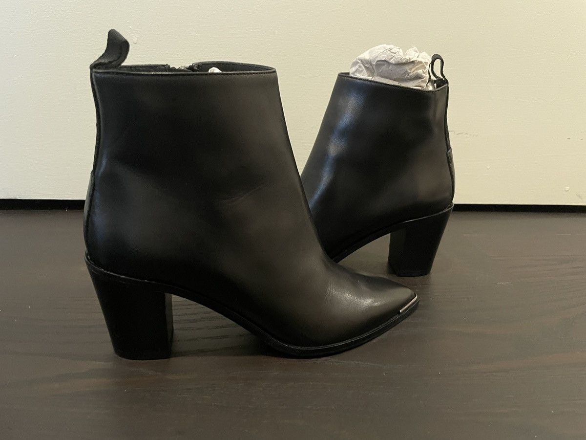 Acne Studios Black Leather Pointed Toe Ankle Boots – Size 37