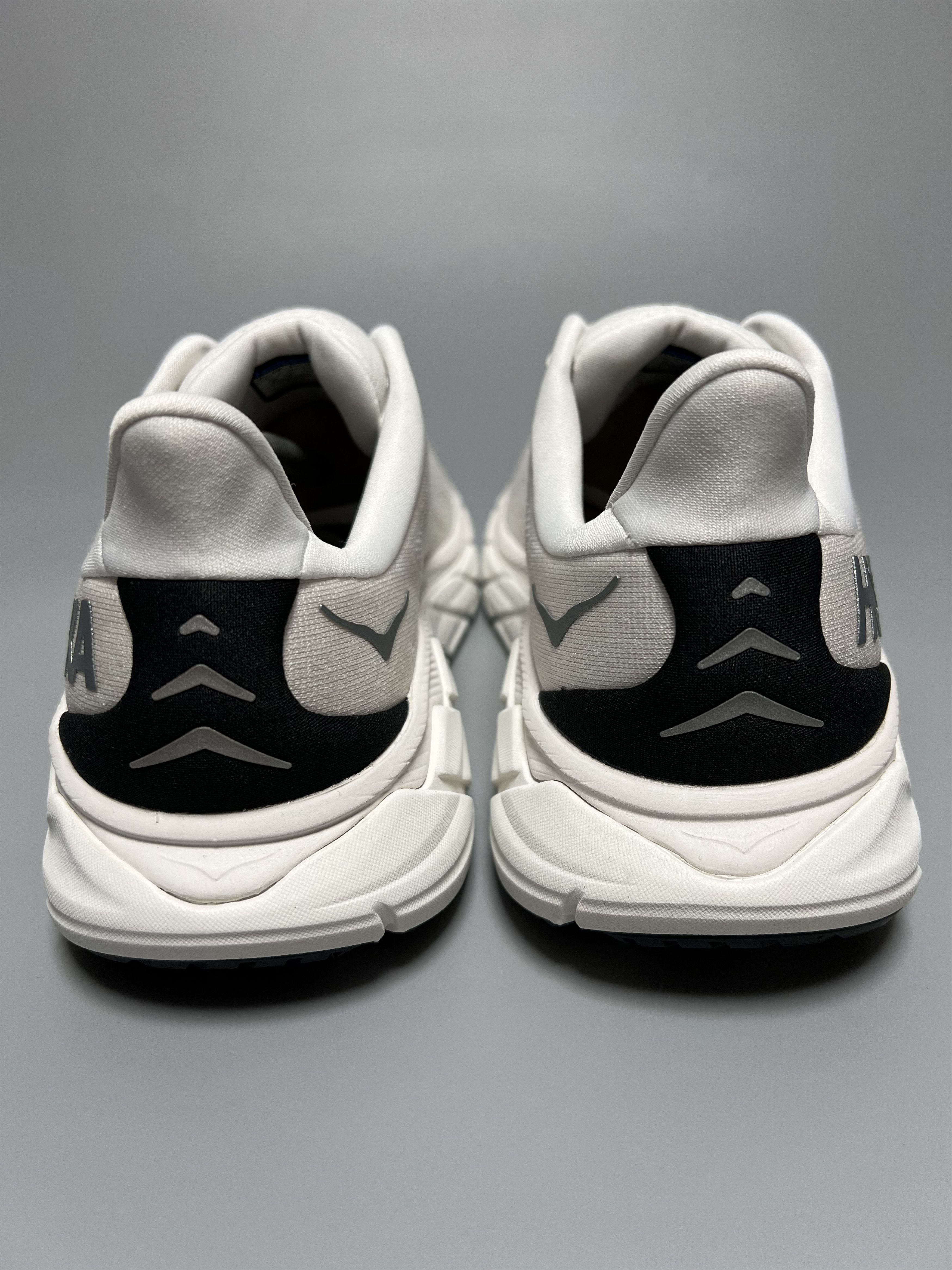 Hoka 9.5 EE Hoka One One Arahi 6 Wide Running Shoes 1123196-BDBSW Size US 9.5 / EU 42-43 - 3 Thumbnail