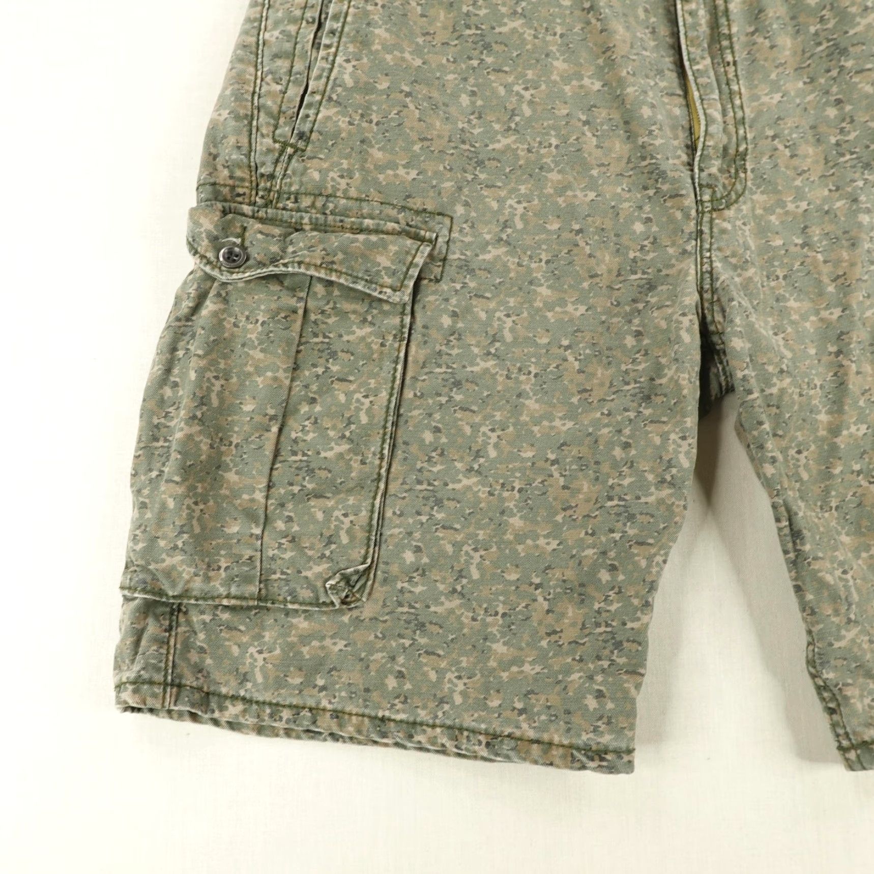Levi's VINTAGE Levi's Cargo Shorts Mens 36 Cotton Camouflage Utility Baggy Casual Outdoor Size US 36 / EU 52 - 3 Thumbnail